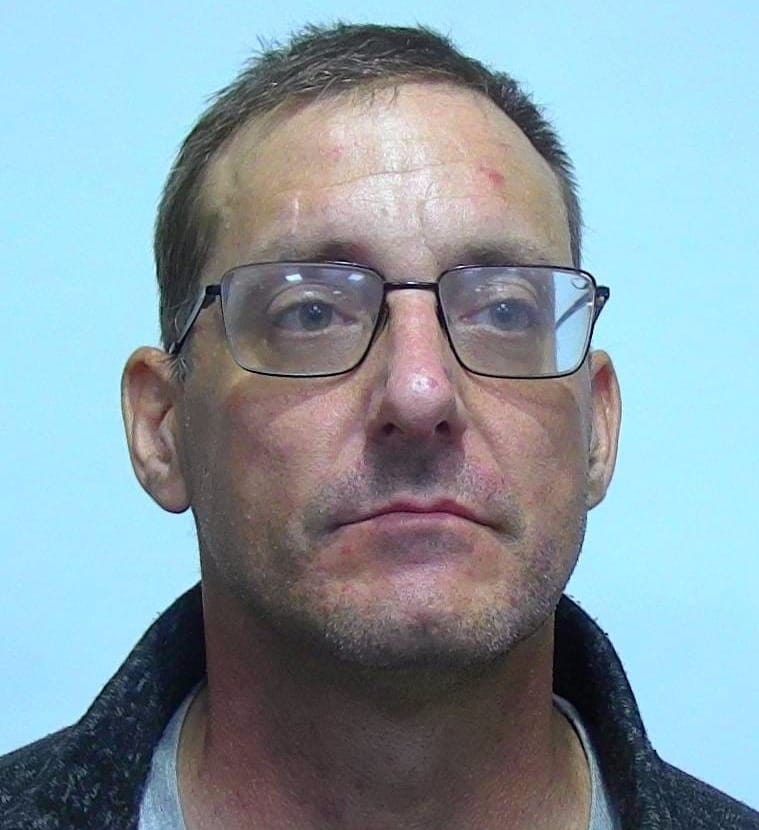 Two Arrested in Suwannee County on Battery, Drug, and Traffic Charges